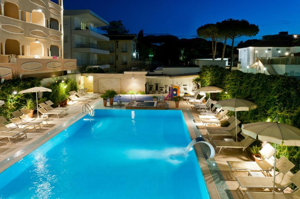 Hotel Derby Exclusive Milano Marittima Exterior photo
