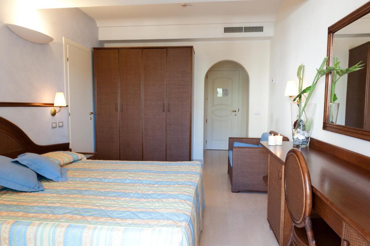 Hotel Derby Exclusive Milano Marittima Room photo